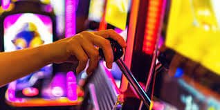 Filipino player opening nustarplay on mobile browser with GCash payment ready